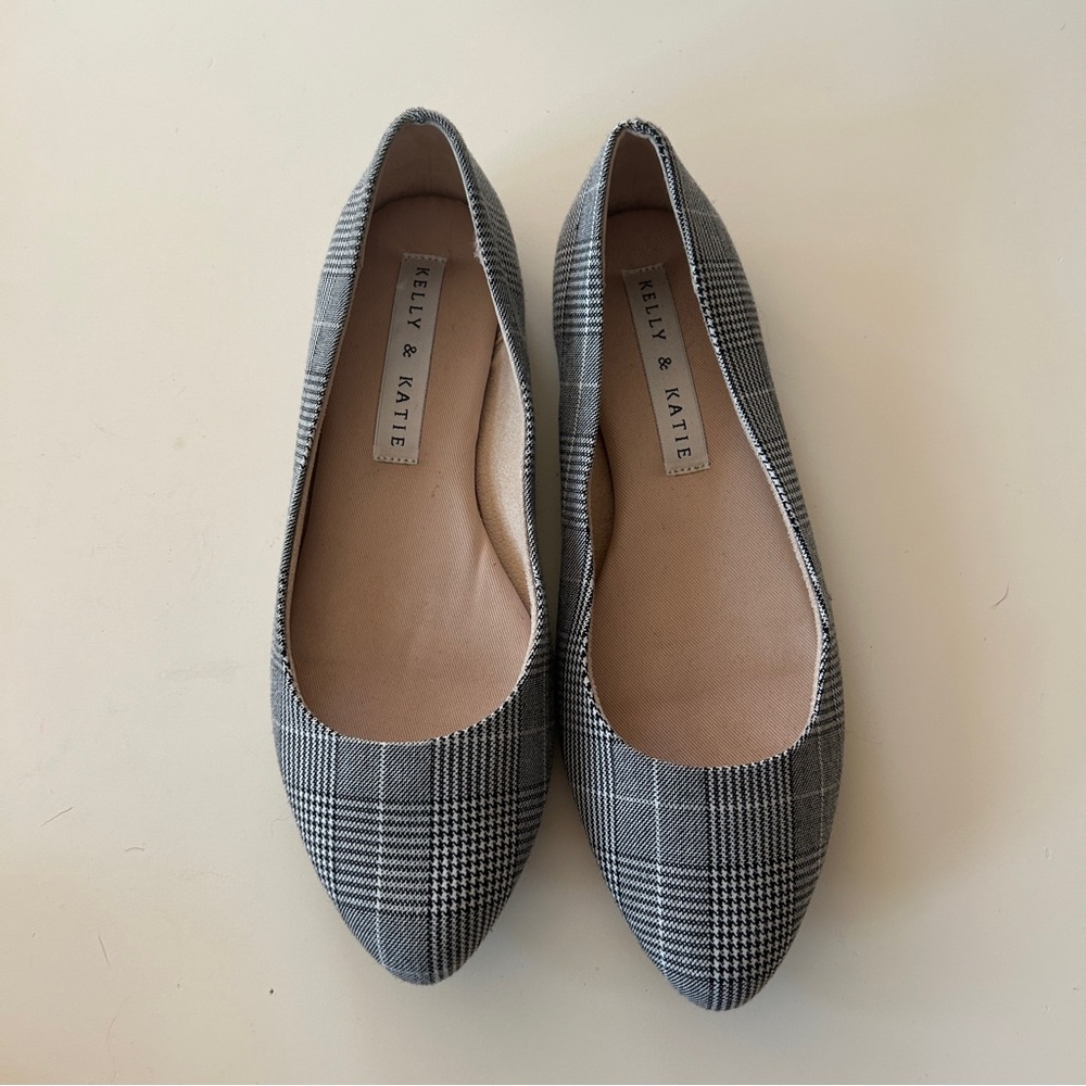 Kelly & Katie Ballet Flats plaid black white size 6.5